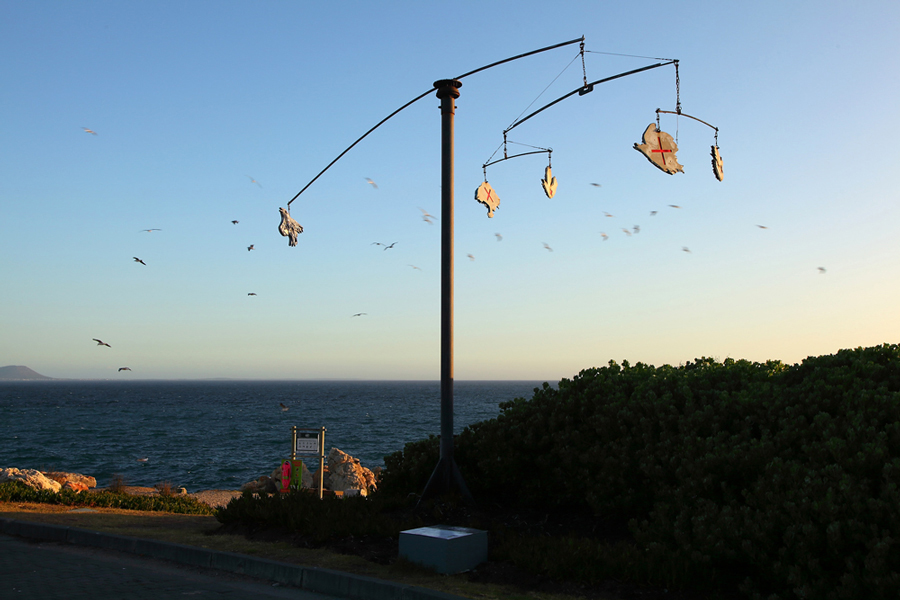 Freedom Tree (2020), Vertical Animal, Sculpture on the Cliffs, Hermanus Freedom Tree (2020), Vertical Animal, Sculpture on the Cliffs, Hermanus