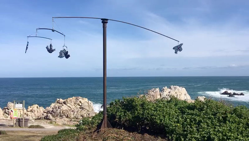 Freedom Tree (2020), Vertical Animal, Sculpture on the Cliffs, Hermanus Freedom Tree (2020), Vertical Animal, Sculpture on the Cliffs, Hermanus